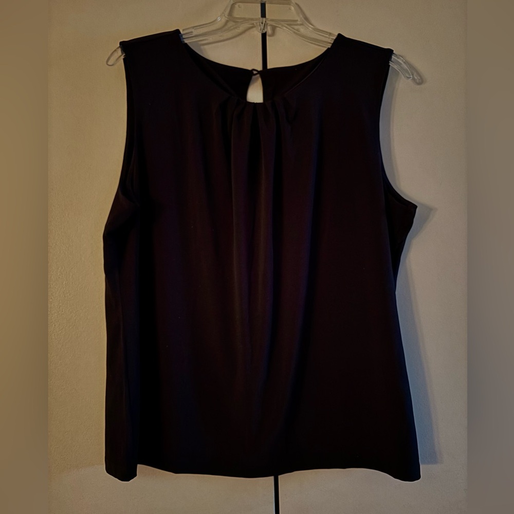 Elegant Black Sleeveless Top L